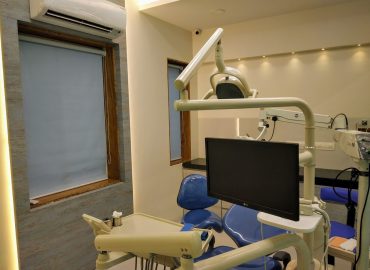 Om Dento Care | Dr Pranav Thakkar